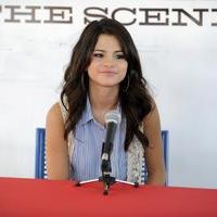 Selena Gomez holds press conference at the Molson pictures | Picture 63873